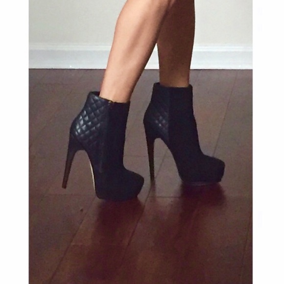 Shoes - TRUTH OR DARE Ankle Heeled Boots, Black